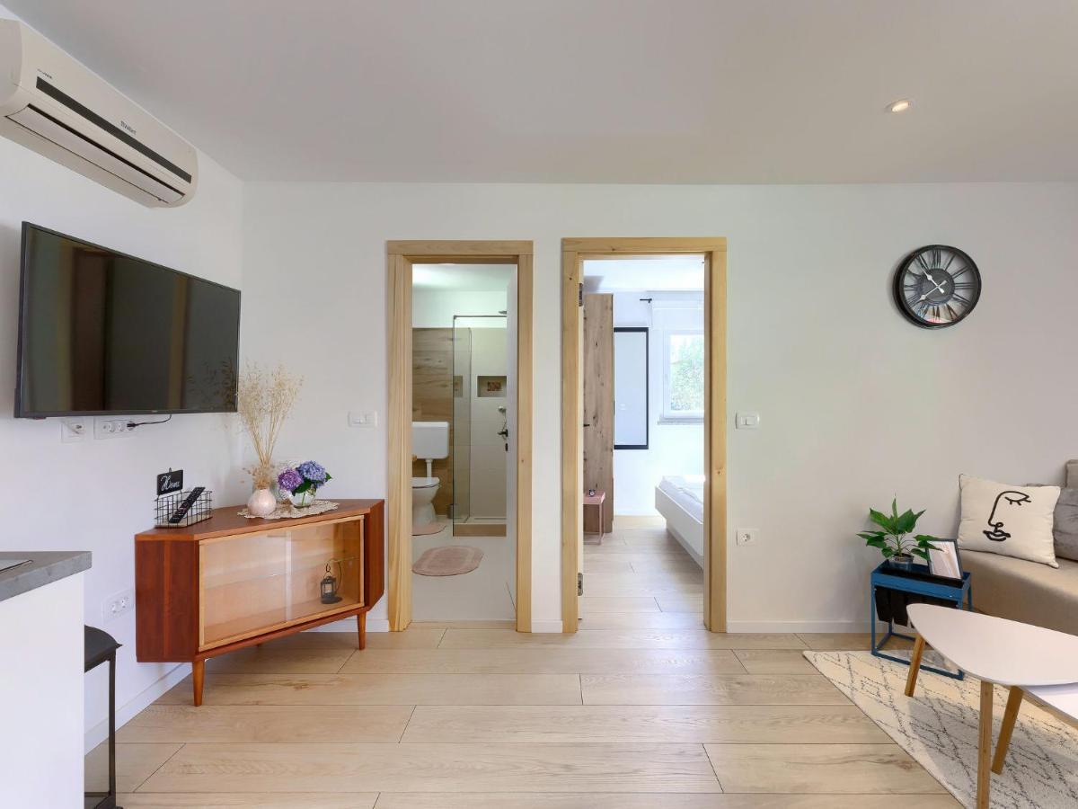Holiday Home Laura By Interhome Pula Exterior photo