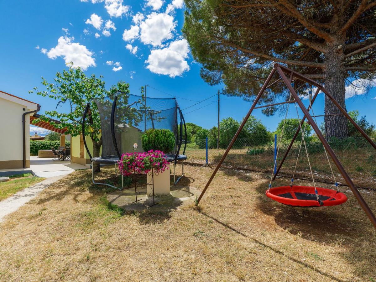 Holiday Home Laura By Interhome Pula Exterior photo