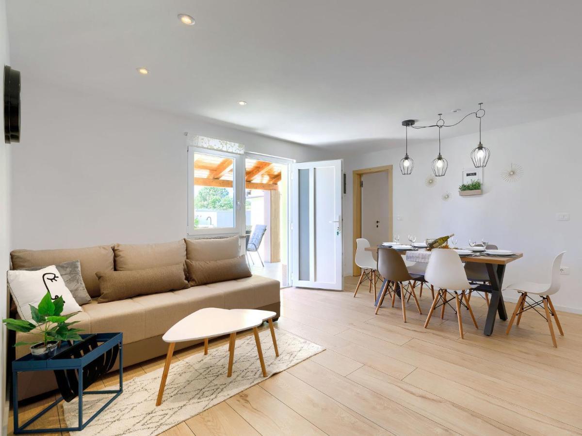 Holiday Home Laura By Interhome Pula Exterior photo