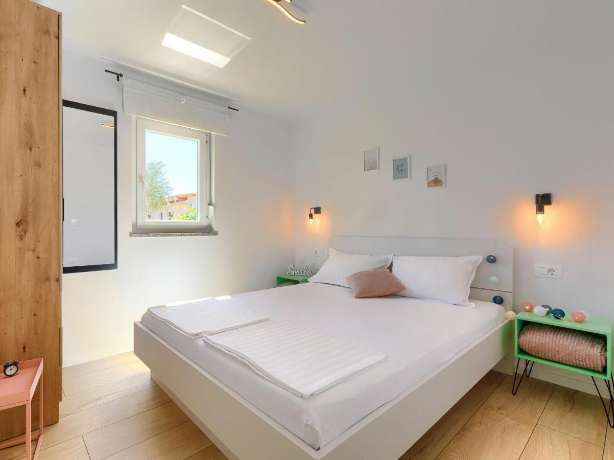 Holiday Home Laura By Interhome Pula Exterior photo